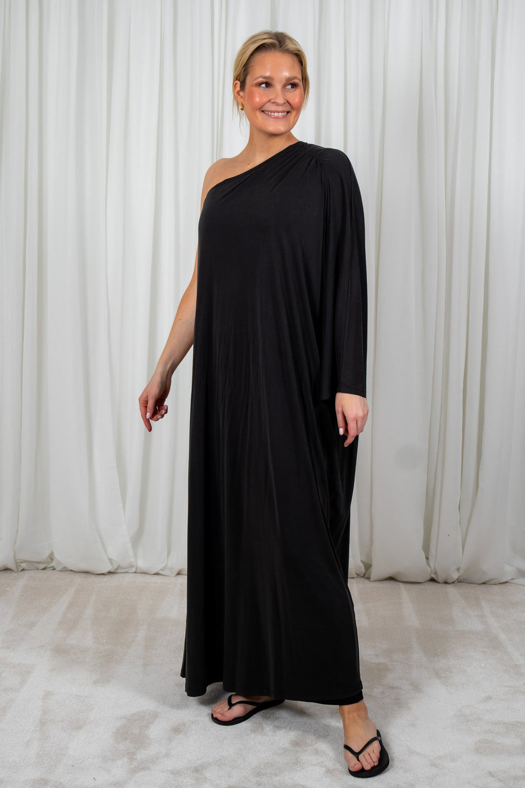 Elora Dress Black | Kjoler | Smuk - Dameklær på nett