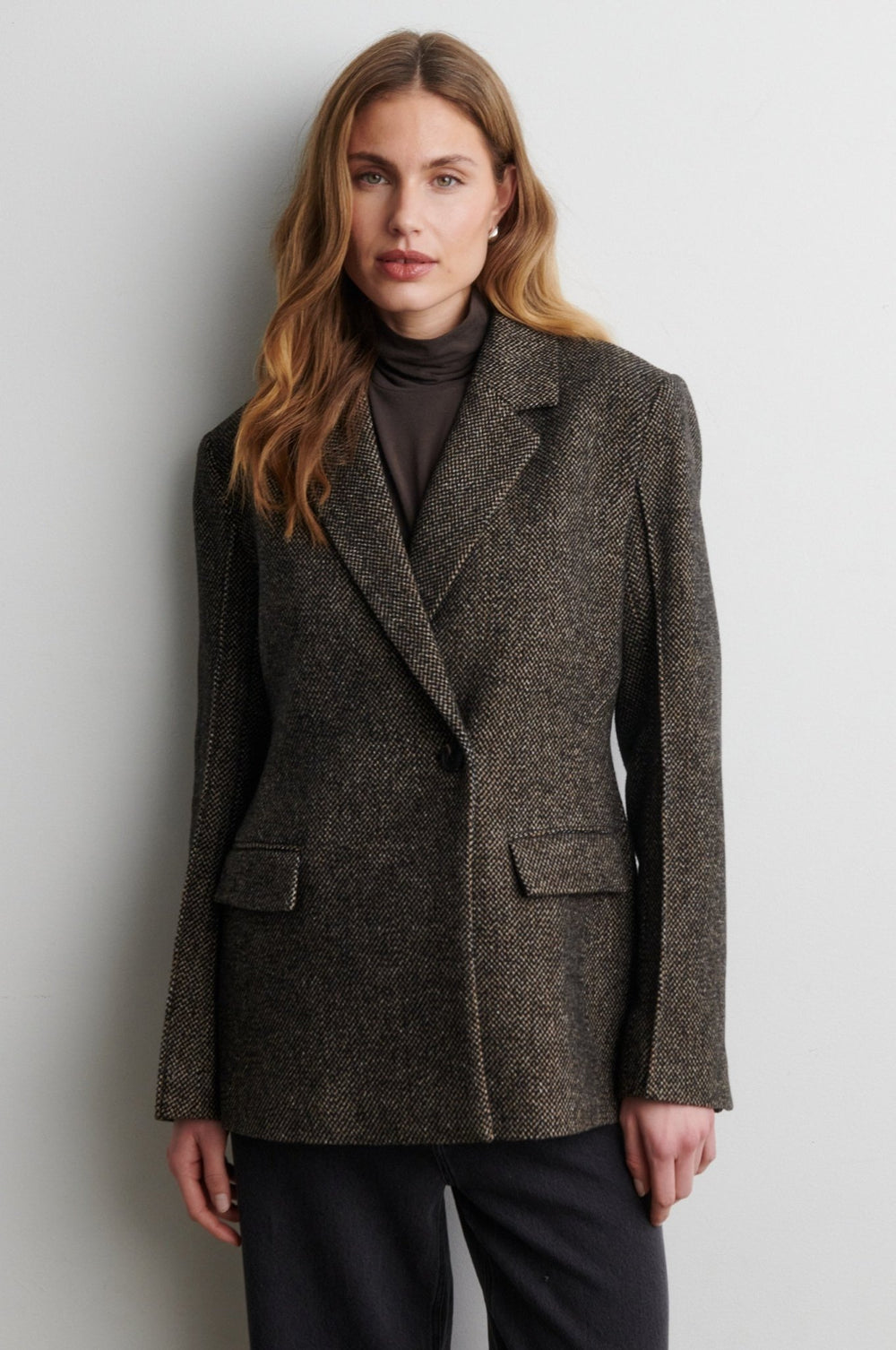 Emi New Fitted Blazer Demitasse | Blazer | Smuk