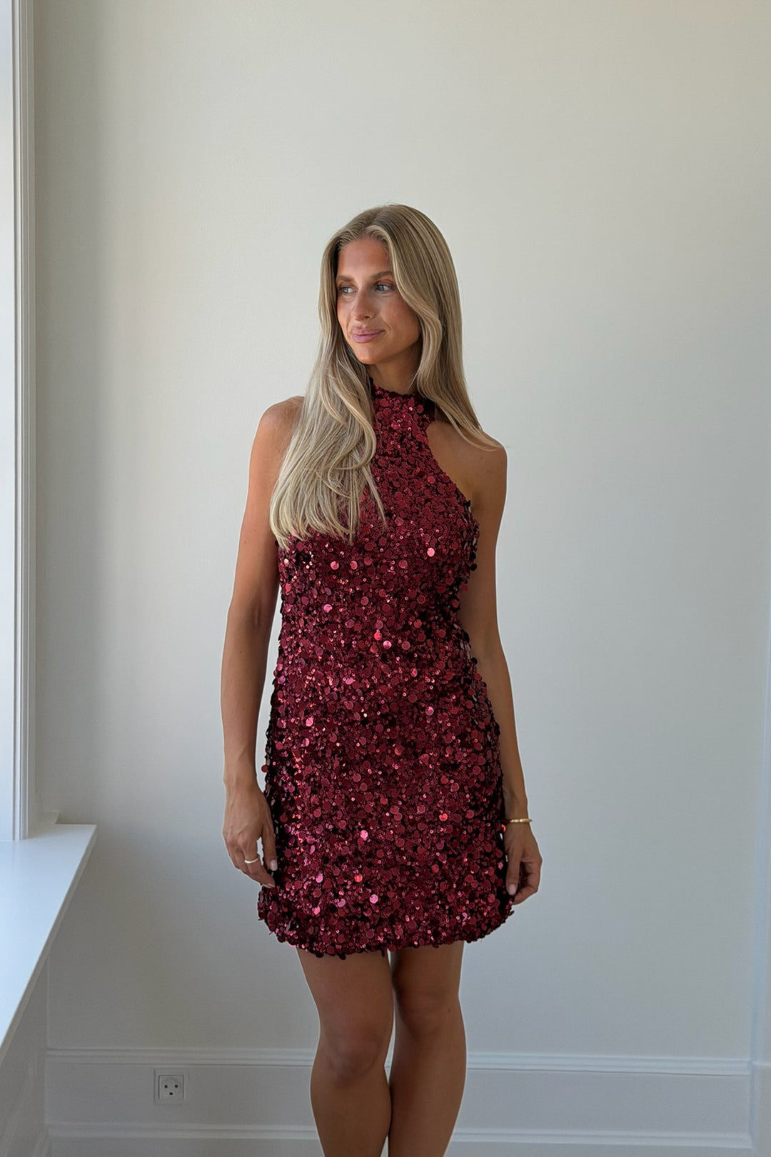 Emily Mini Dress Bordeaux Sequin | Kjoler | Smuk