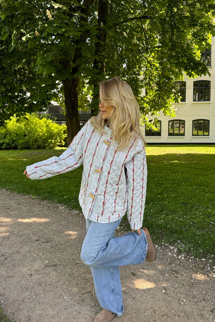 Emmaic Quilted Jacket Blue Red Flower Stripe | Yttertøy | Smuk - Dameklær på nett