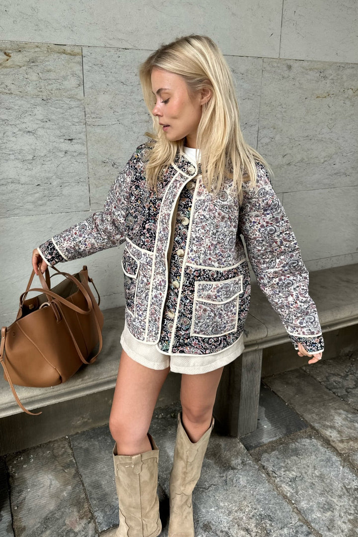 Emmyic Quilted Jacket Multi Paisley | Yttertøy | Smuk - Dameklær på nett