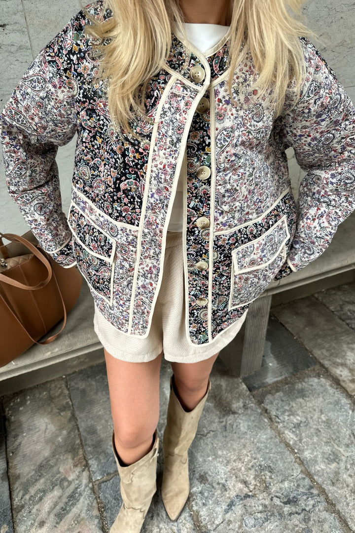 Emmyic Quilted Jacket Multi Paisley | Yttertøy | Smuk - Dameklær på nett
