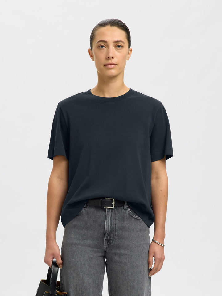 Essential Ss Boxy Tee Dark Sapphire | Topper | Smuk