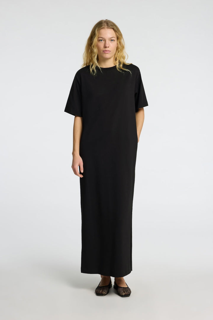 Essential Ss Pocket Ankle Dress Black | Kjoler | Smuk - Dameklær på nett