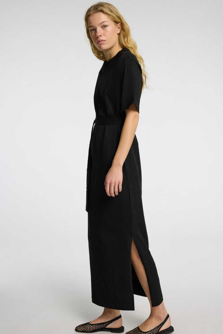 Essential Ss Pocket Ankle Dress Black | Kjoler | Smuk - Dameklær på nett