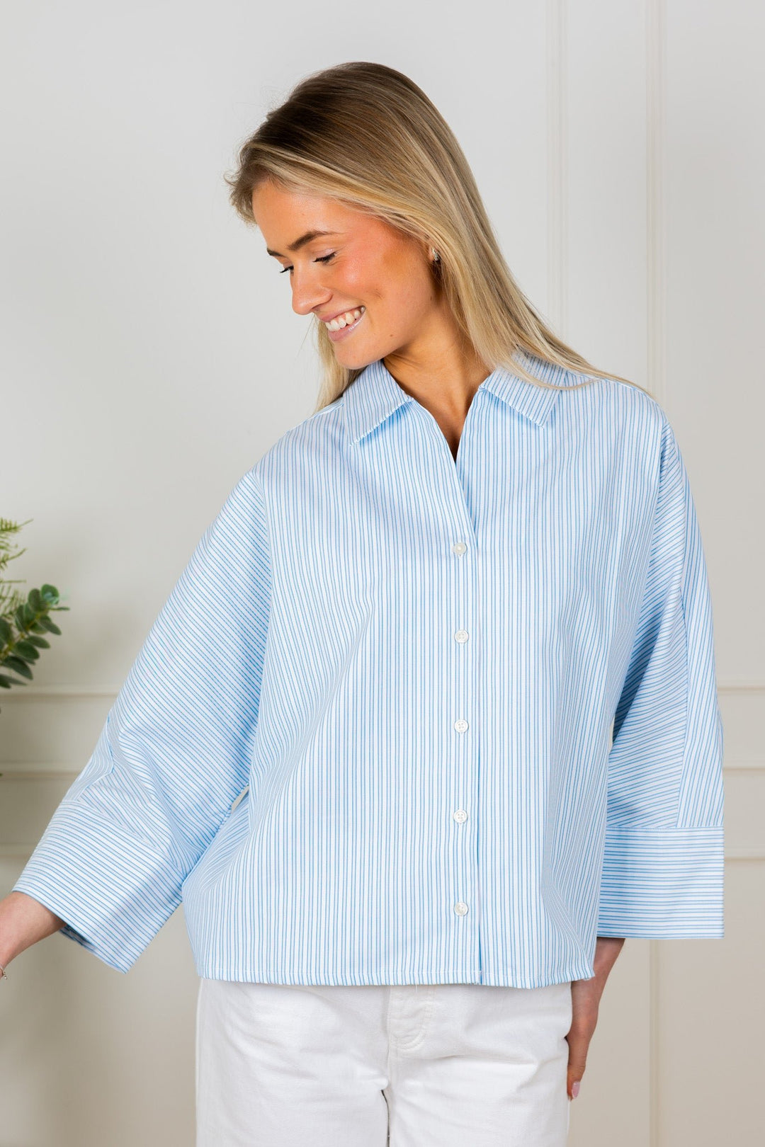 Ester Oversize 3/4 Shirt Malibu Blue Stripe | Skjorter og bluser | Smuk