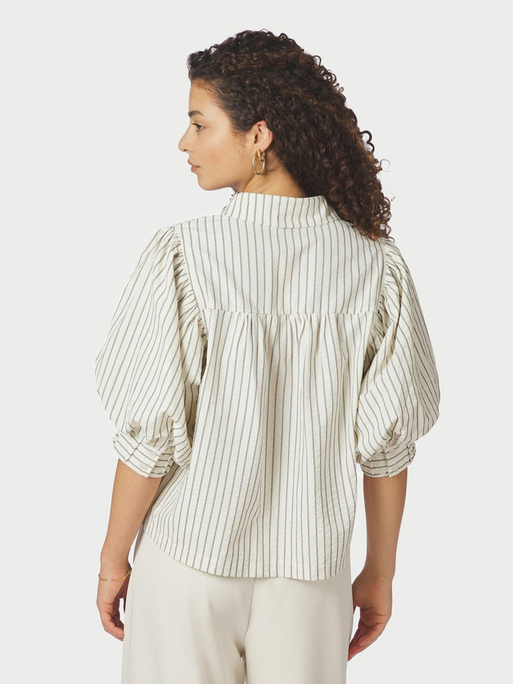 Etta Slim Stripe Shirt Off White | Skjorter og bluser | Smuk