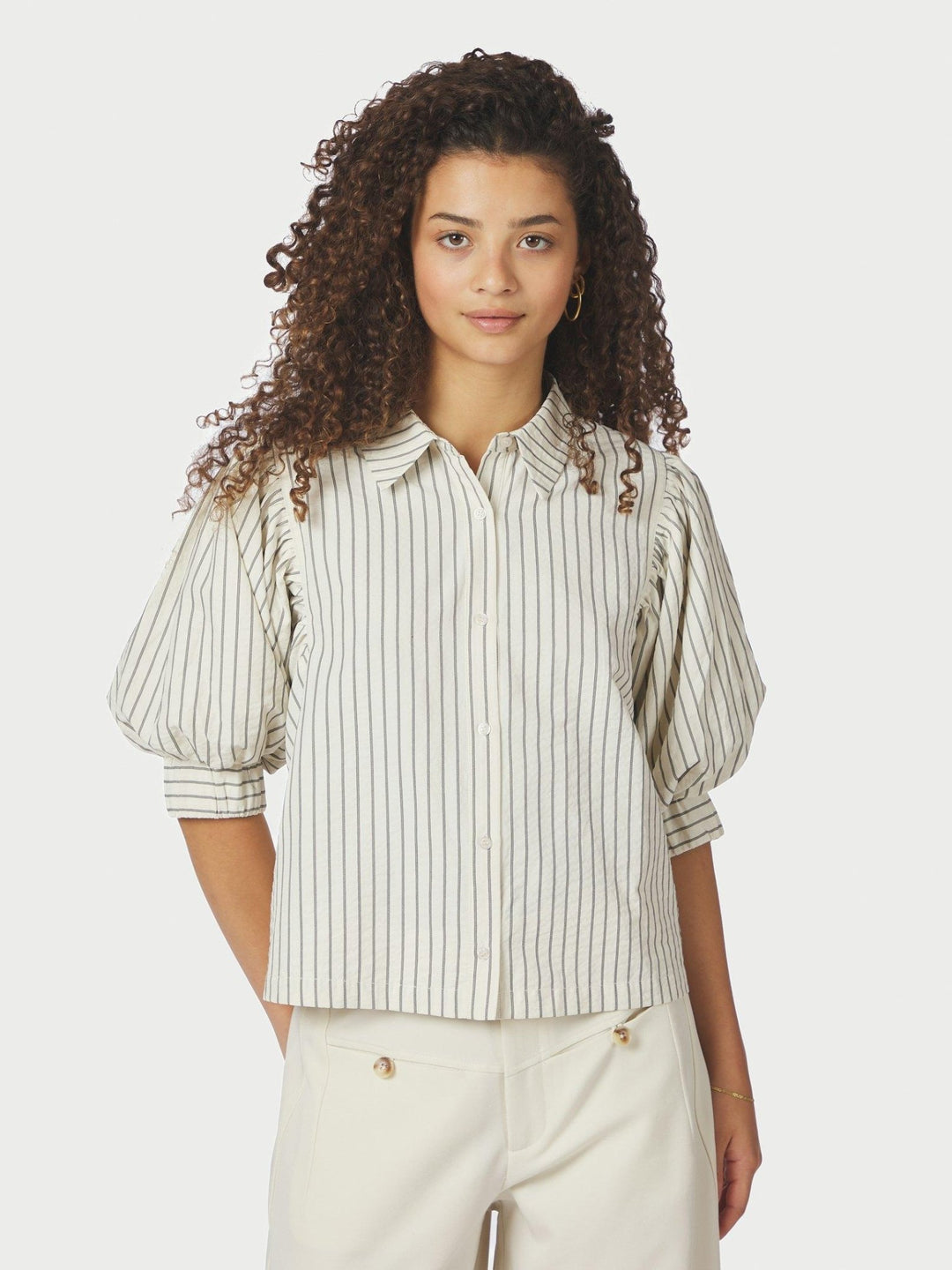 Etta Slim Stripe Shirt Off White | Skjorter og bluser | Smuk