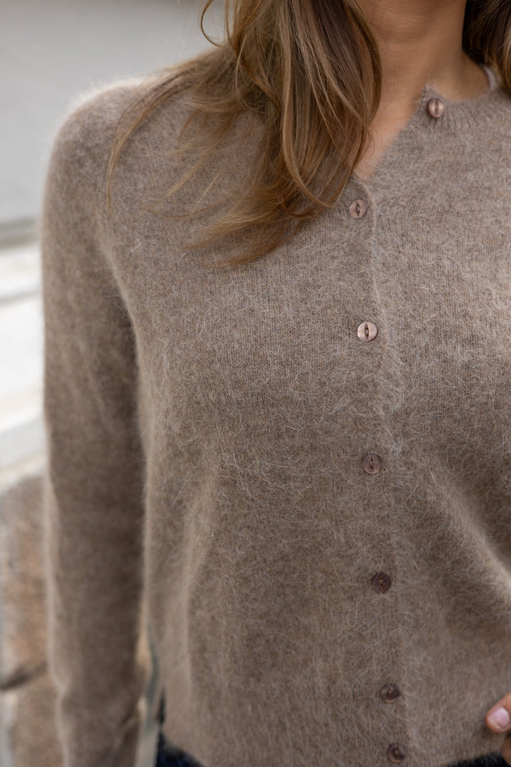 Eva Cardigan Praline | Genser | Smuk - Dameklær på nett