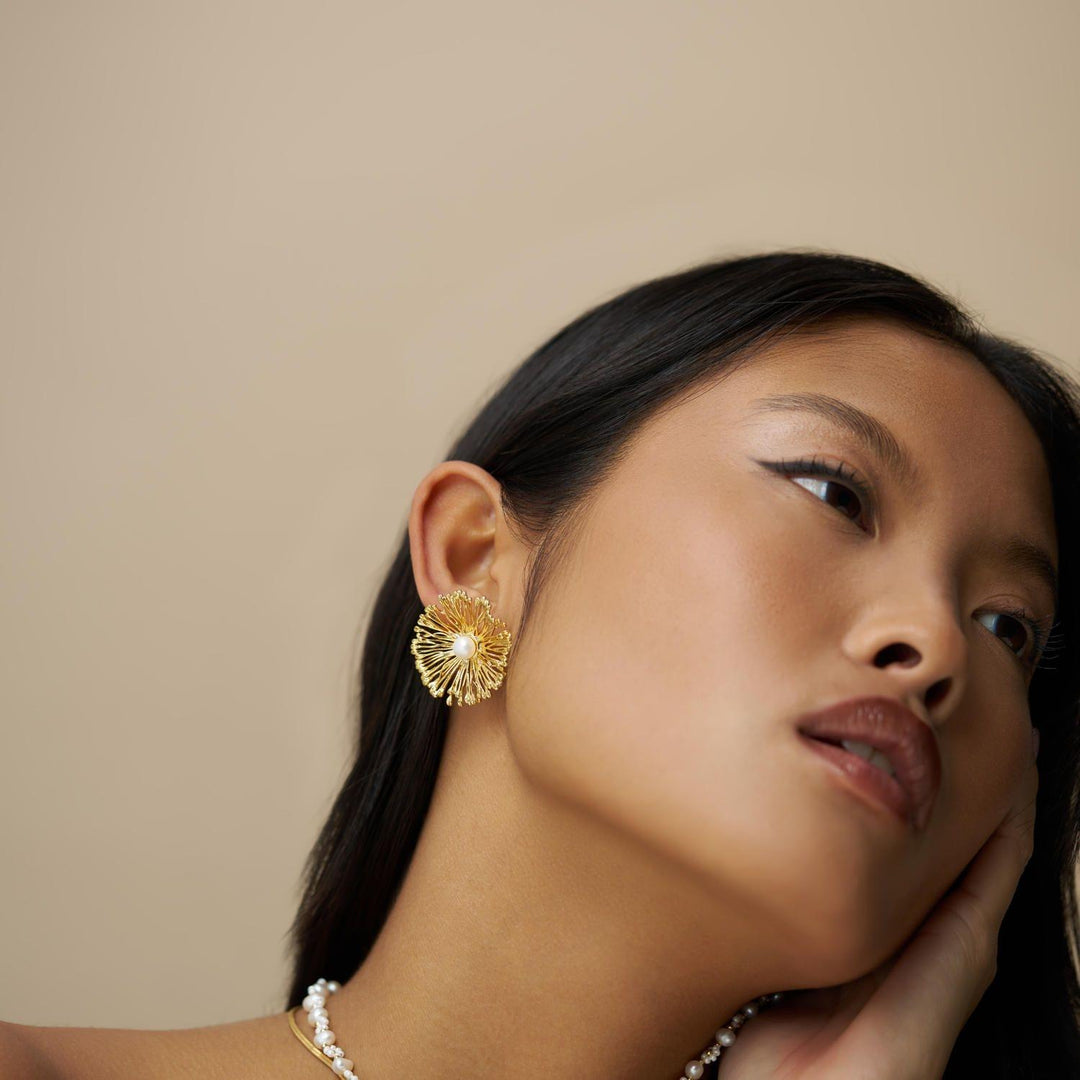 Statement Flower & Pearl Stud Earring Pale Gold