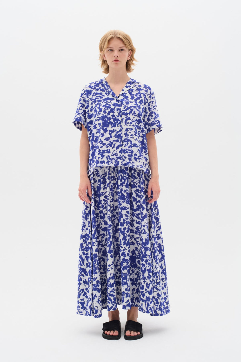Fayeiw Skirt Artistic Shadow Blue | Skjørt | Smuk - Dameklær på nett