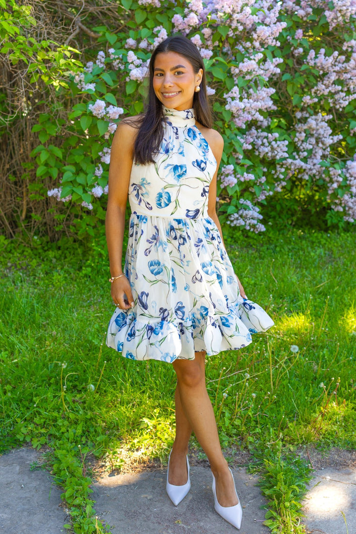 Fern Halterneck Ruffled Mini Dress Tulip Blue | Kjoler | Smuk