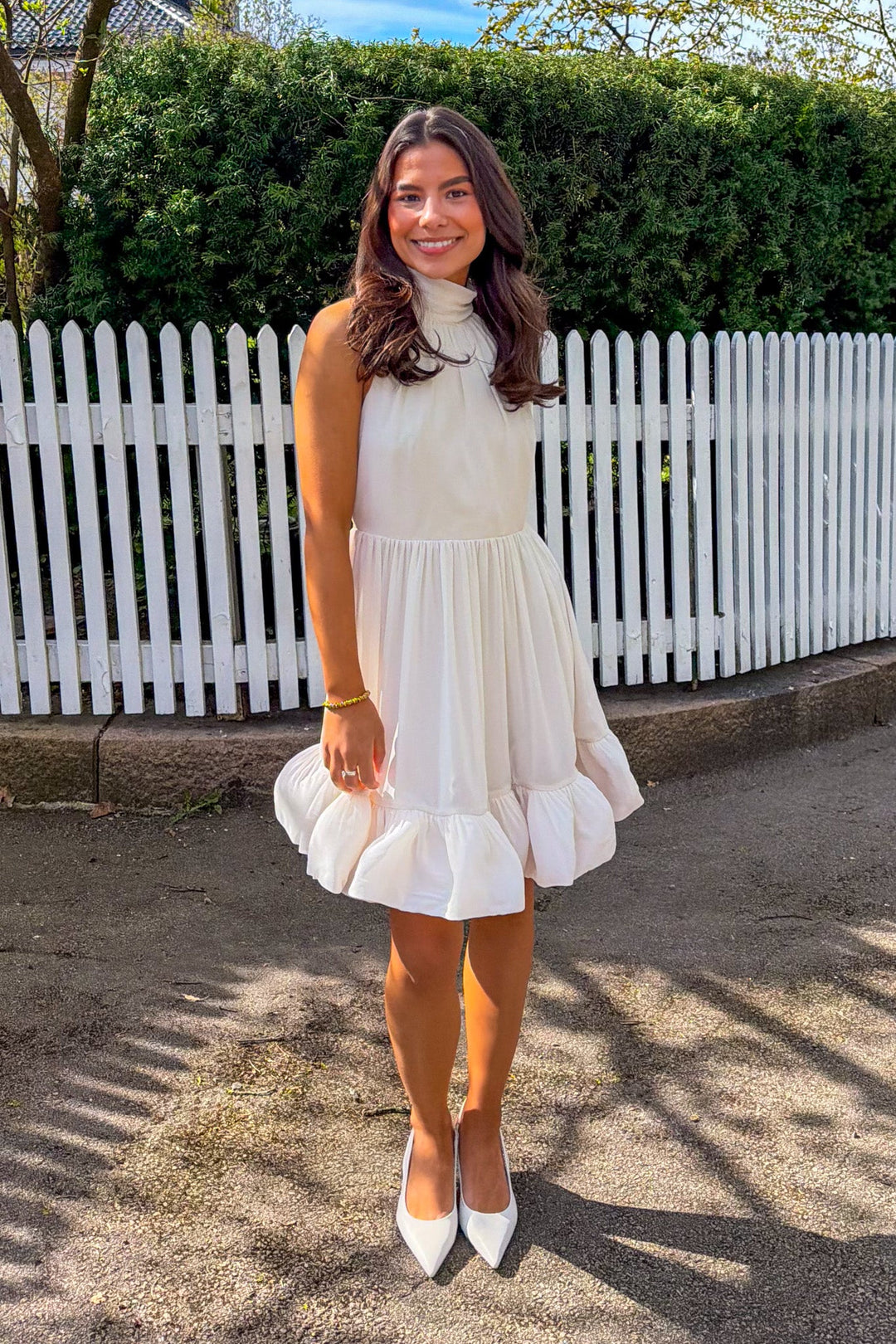 Fern Halterneck Ruffled Mini Dress White | Kjoler | Smuk