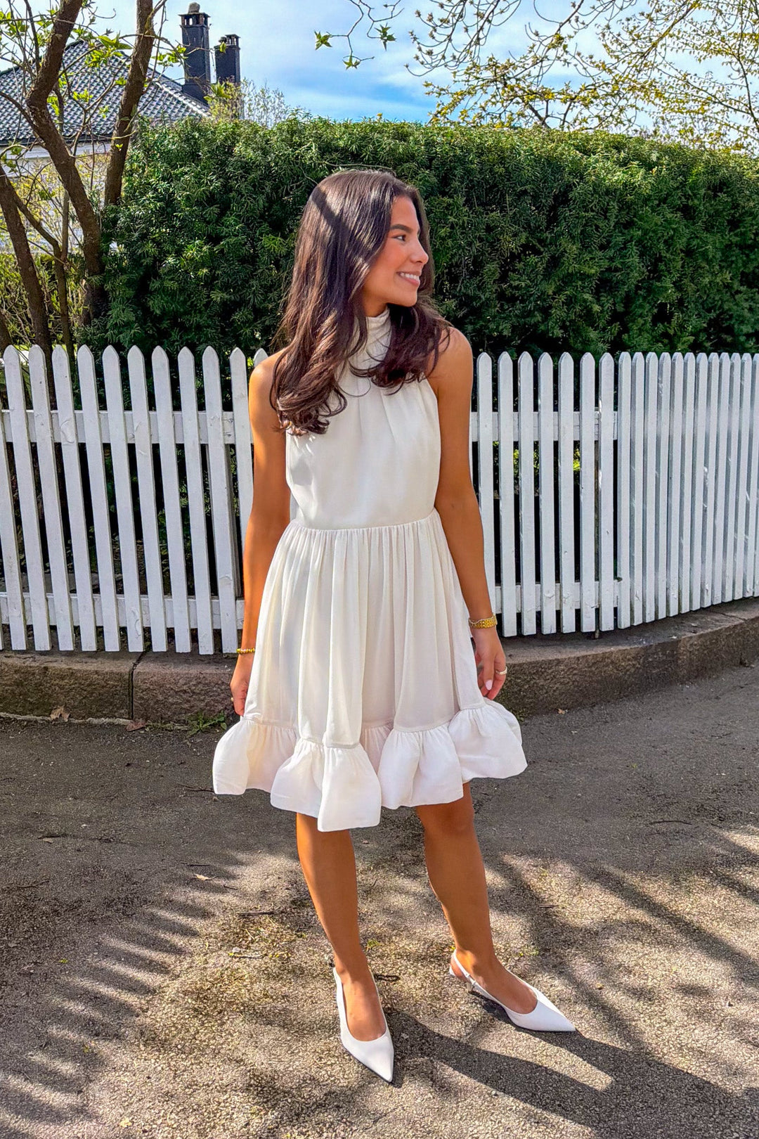 Fern Halterneck Ruffled Mini Dress White | Kjoler | Smuk
