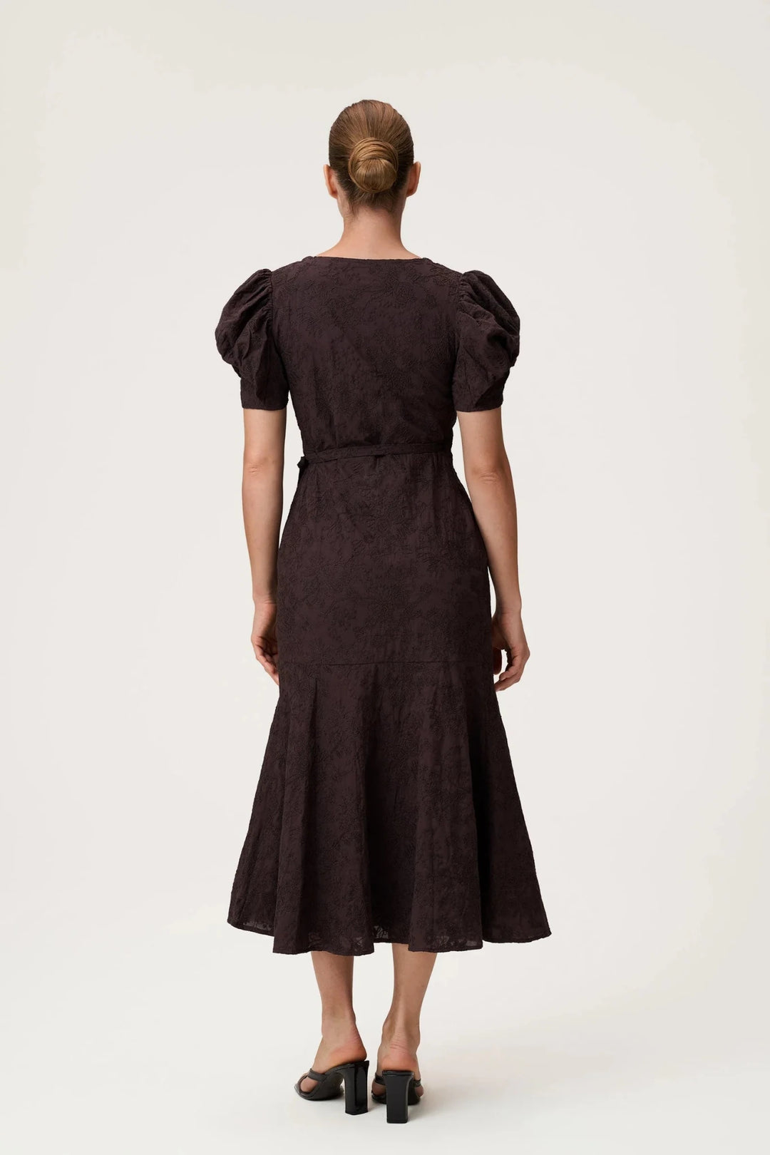 Ferrone Midi Dress Espresso Embroidery | Kjoler | Smuk