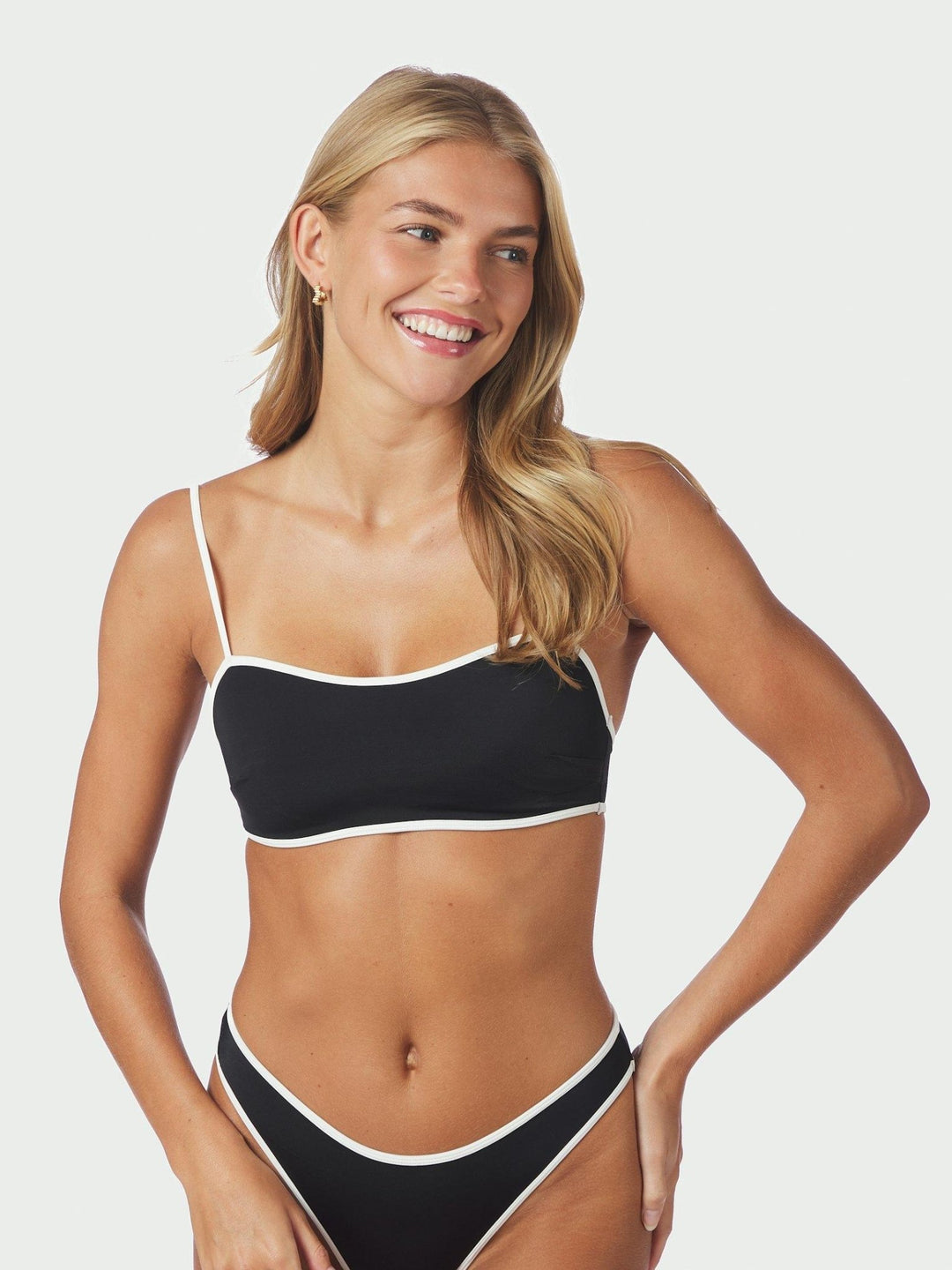 Fia Solid Contrast Bikini Top Black/White | Badetøy | Smuk
