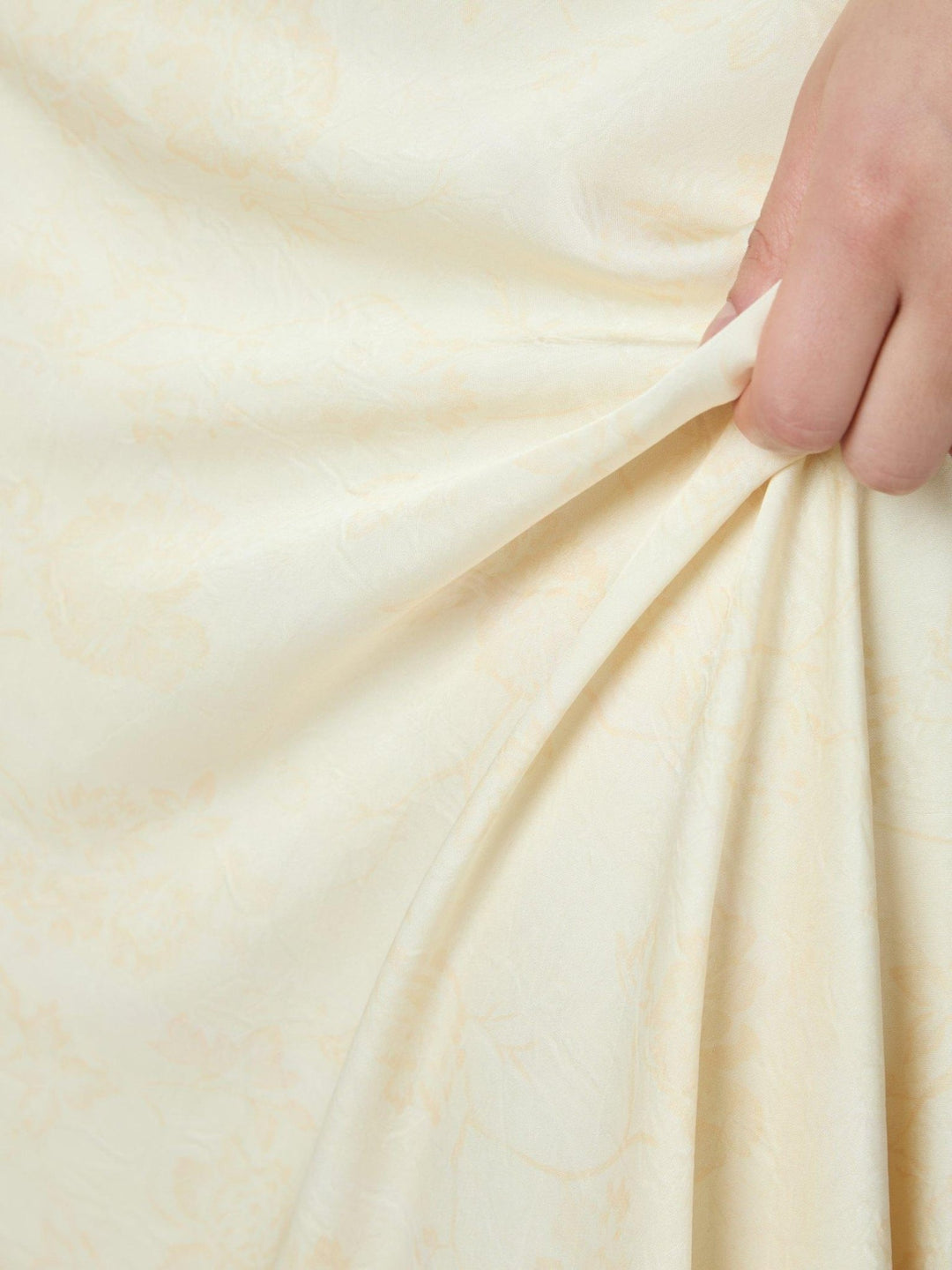 Fiona Pattern Satin Dress Light Yellow | Kjoler | Smuk