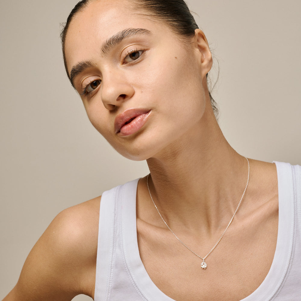 Four - Leaf Clover Necklaces Silver | Accessories | Smuk - Dameklær på nett