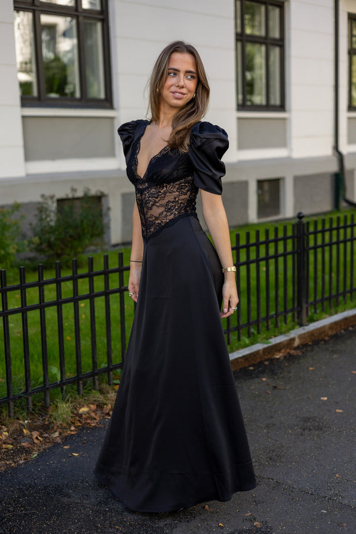 Francis Lace Maxi Dress Black | Kjoler | Smuk - Dameklær på nett