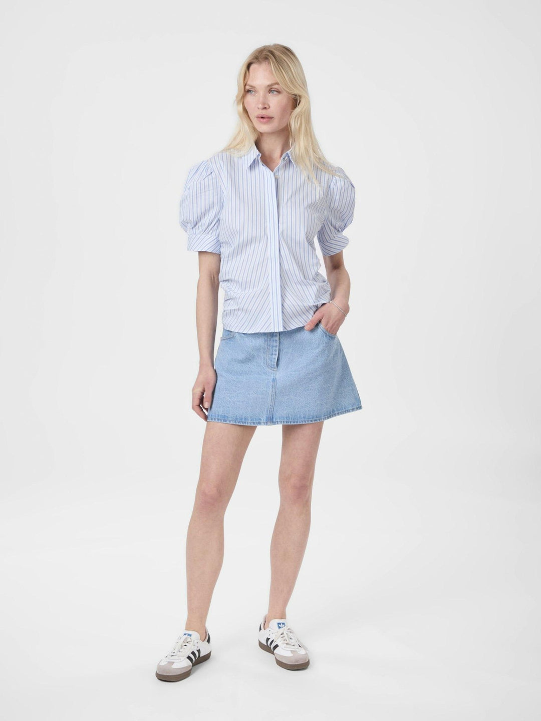 Frannie Stripe Shirt White/Light Blue | Skjorter og bluser | Smuk - Dameklær på nett