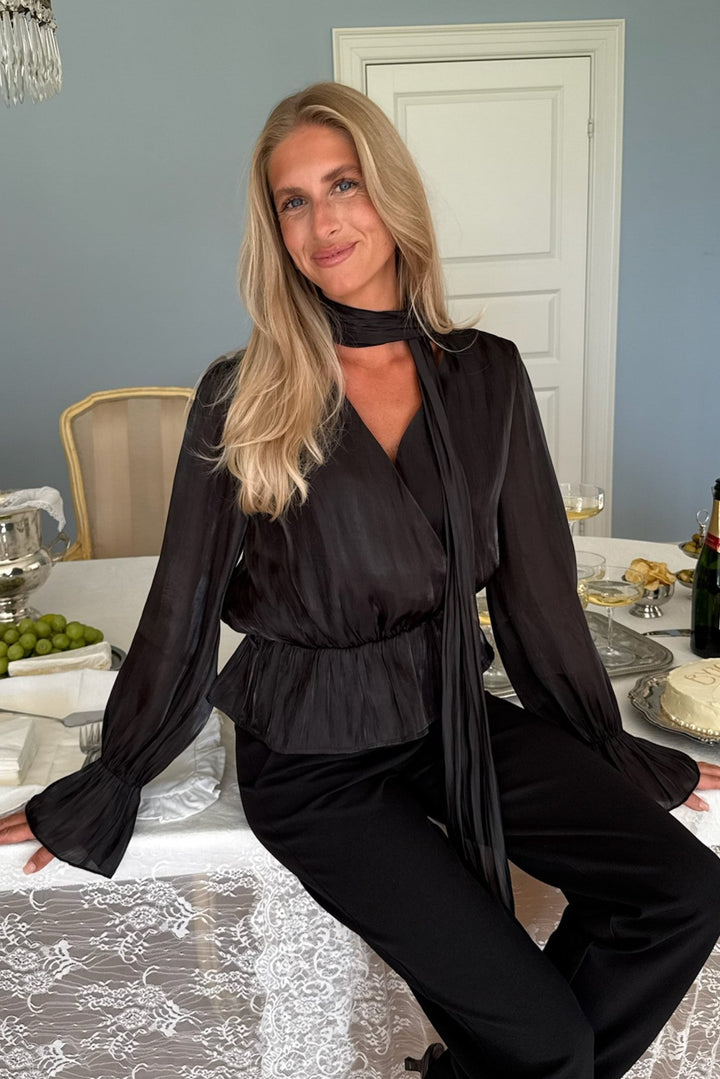 Freya Shirt Black | Skjorter og bluser | Smuk - Dameklær på nett