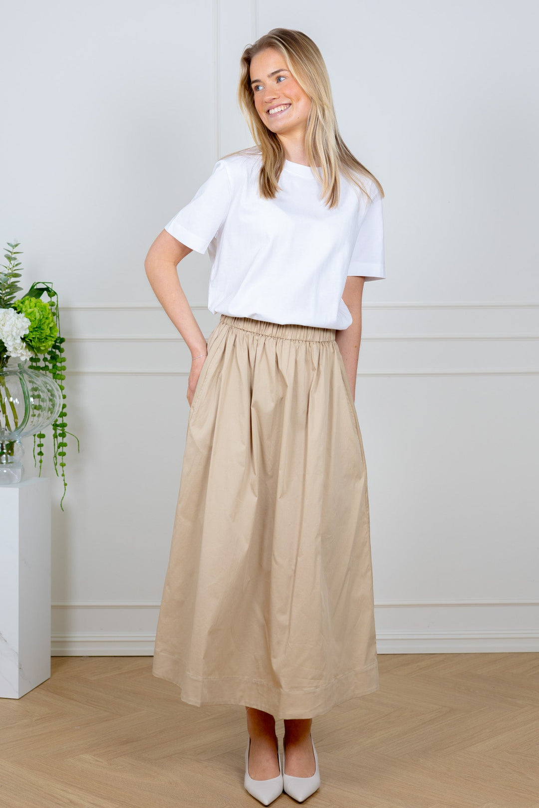 Freya Skirt Beige | Skjørt | Smuk