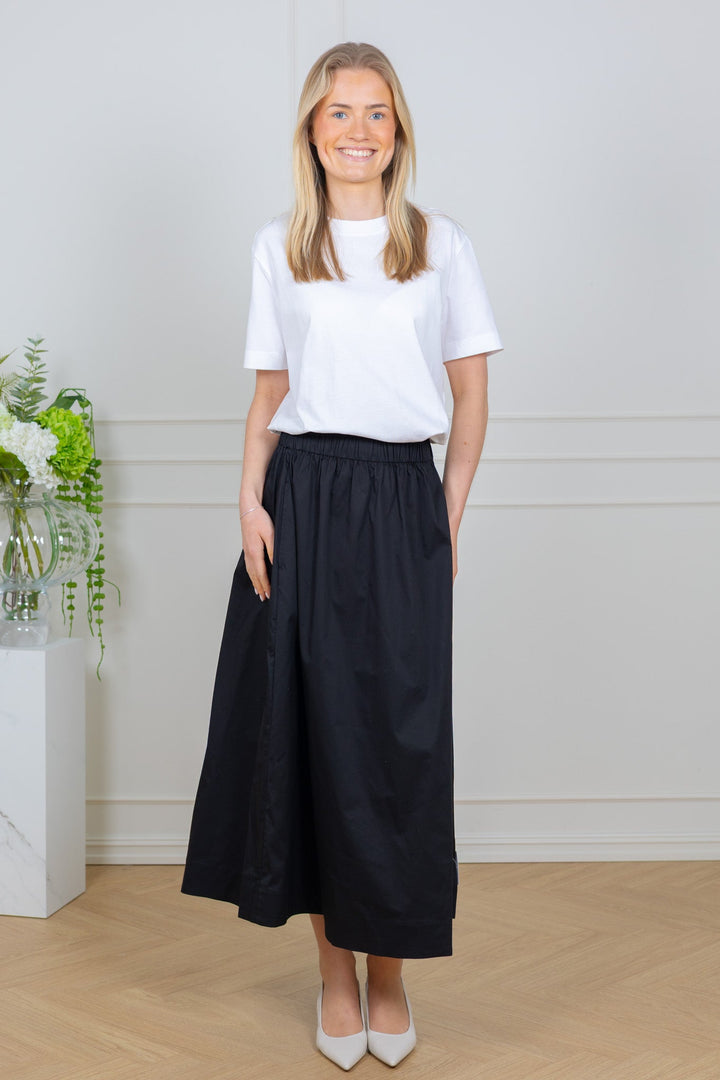 Freya Skirt Black | Skjørt | Smuk