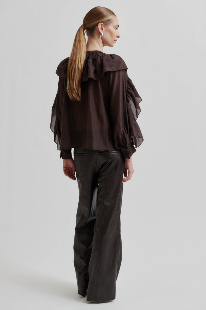 Fria Frill Blouse Chocolate Plum | Skjorter og bluser | Smuk - Dameklær på nett