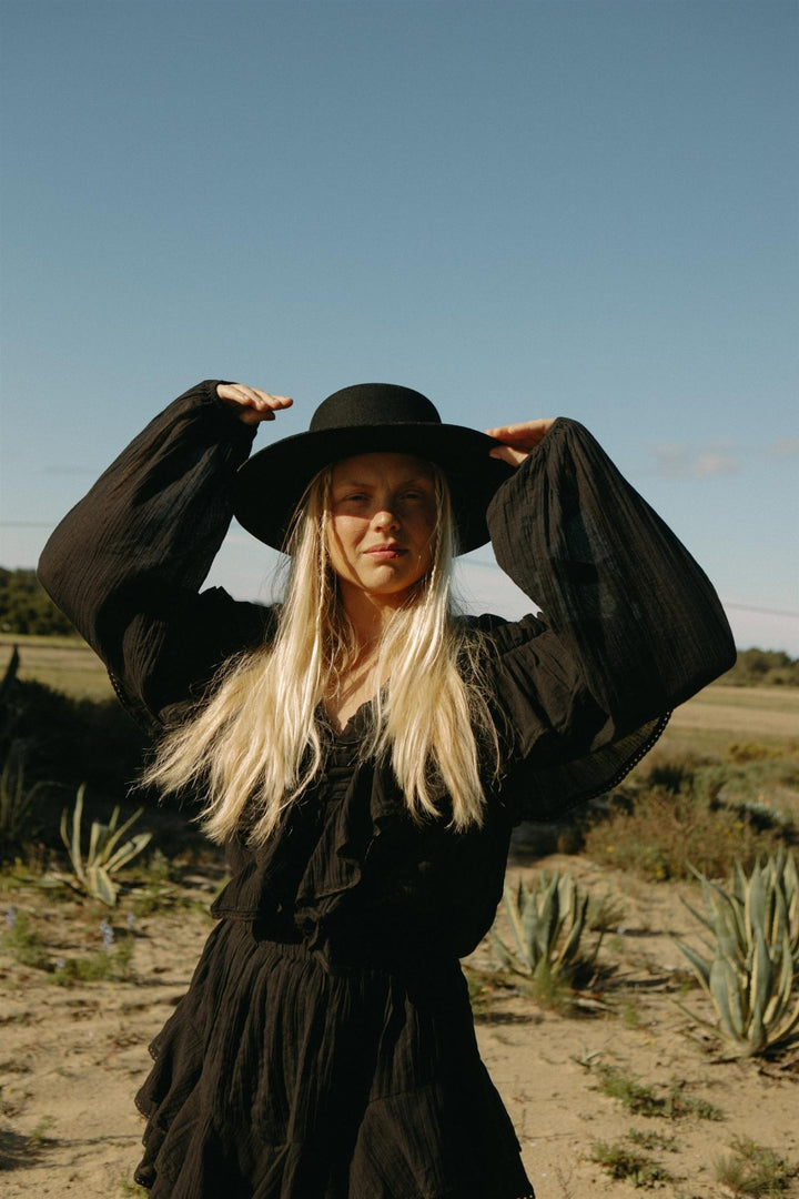 Frill Blouse Black | Skjorter og bluser | Smuk - Dameklær på nett
