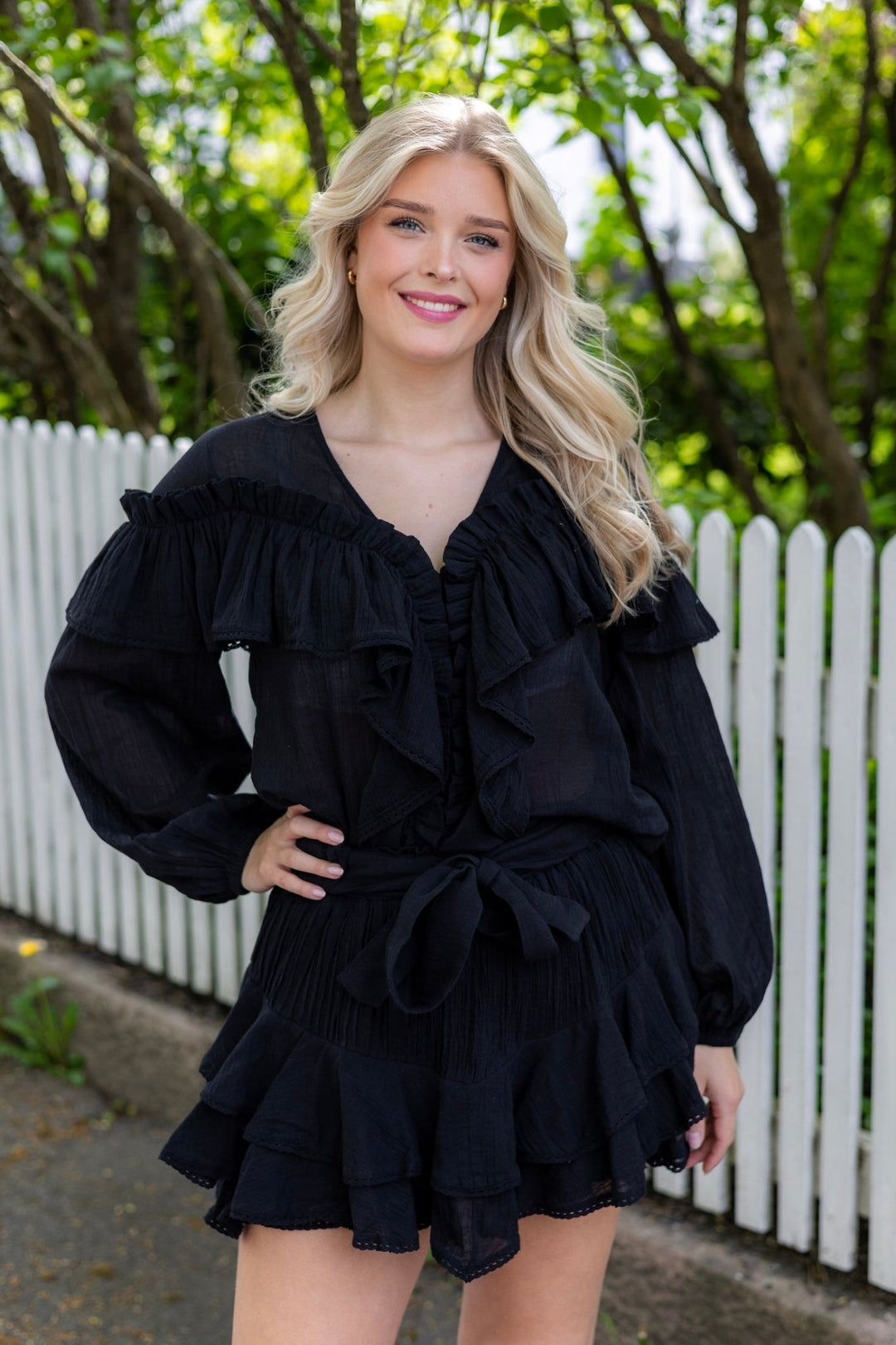 Frill Blouse Black | Skjorter og bluser | Smuk - Dameklær på nett