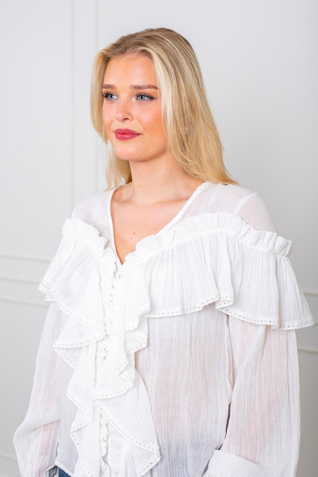 Frill Blouse White | Skjorter og bluser | Smuk - Dameklær på nett