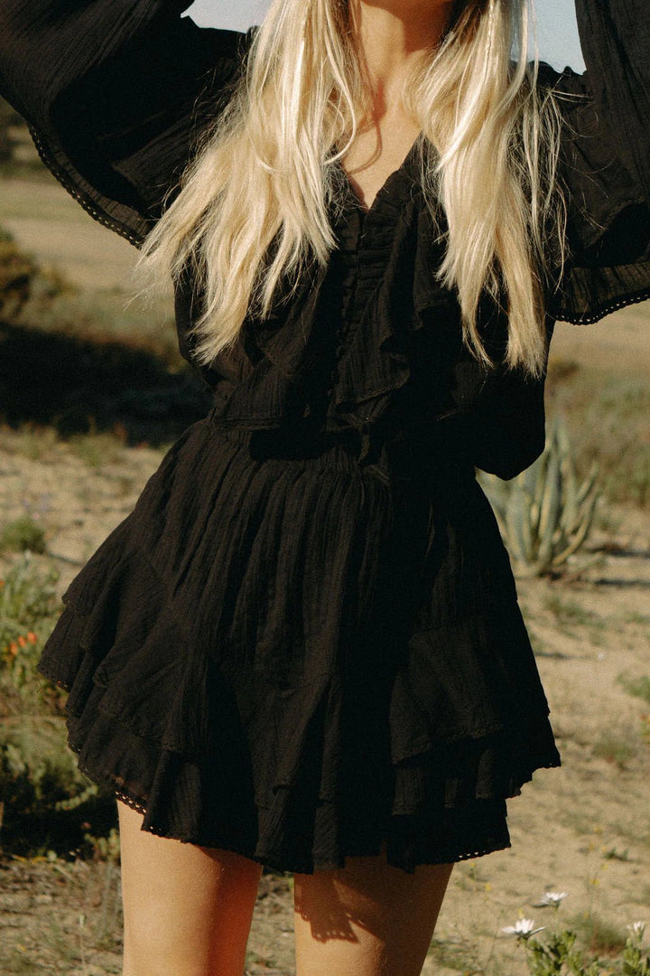 Frill Skirt Shorts Black | Shorts | Smuk - Dameklær på nett