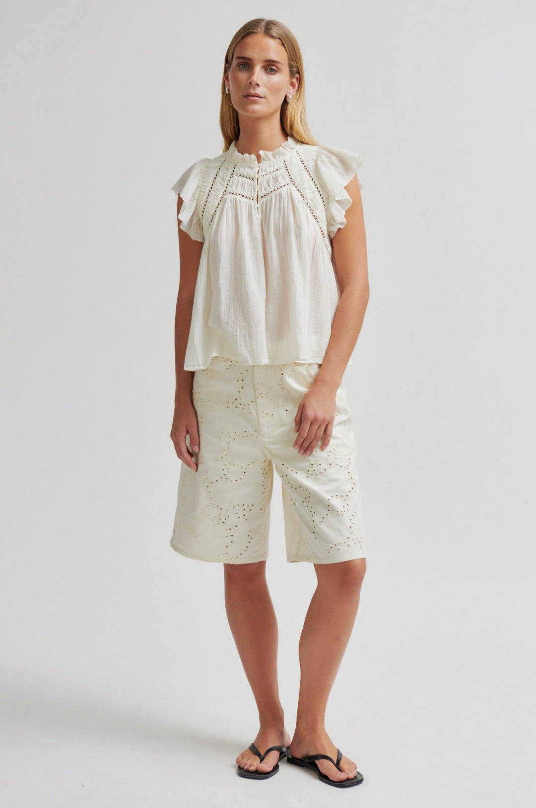 Gaya Top Eggnog | Topper | Smuk