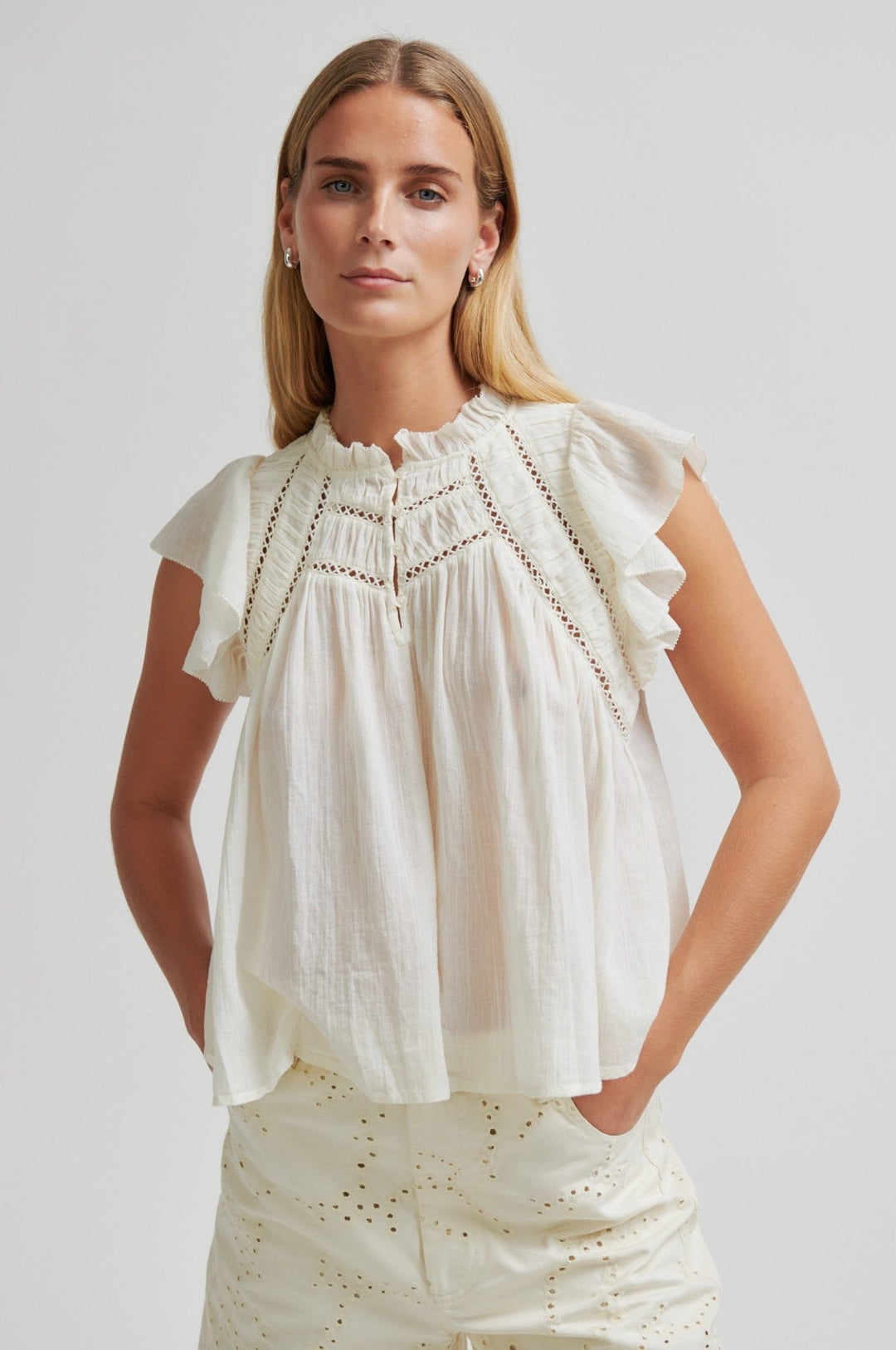 Gaya Top Eggnog | Topper | Smuk