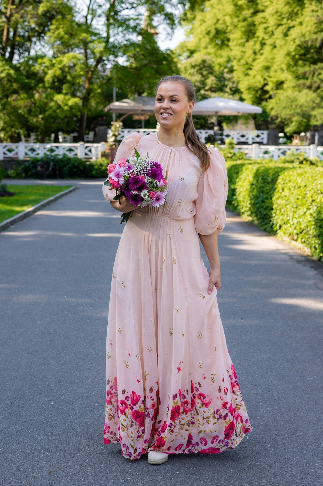 Georgette Tieband Gown Wild Flowers | Kjoler | Smuk - Dameklær på nett