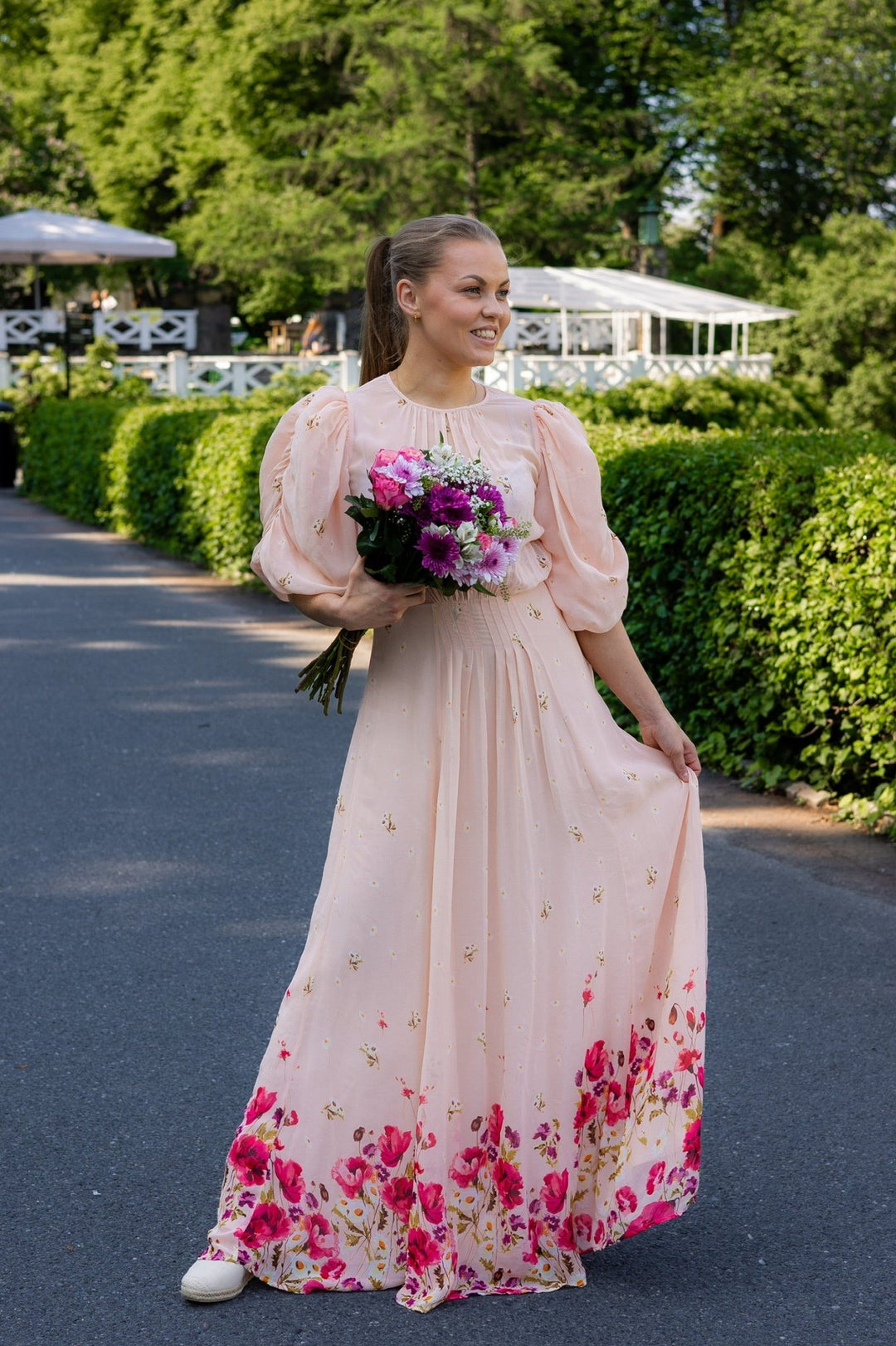 Georgette Tieband Gown Wild Flowers | Kjoler | Smuk - Dameklær på nett
