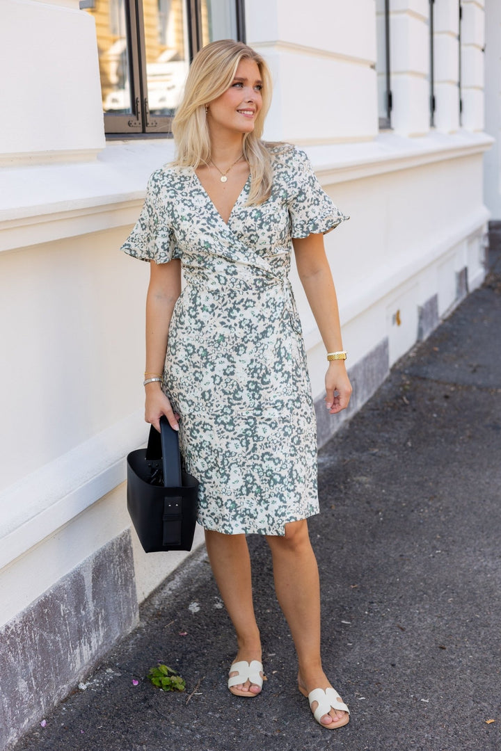 Gilandapw Dress Agave Green Blurred Flower | Kjoler | Smuk - Dameklær på nett