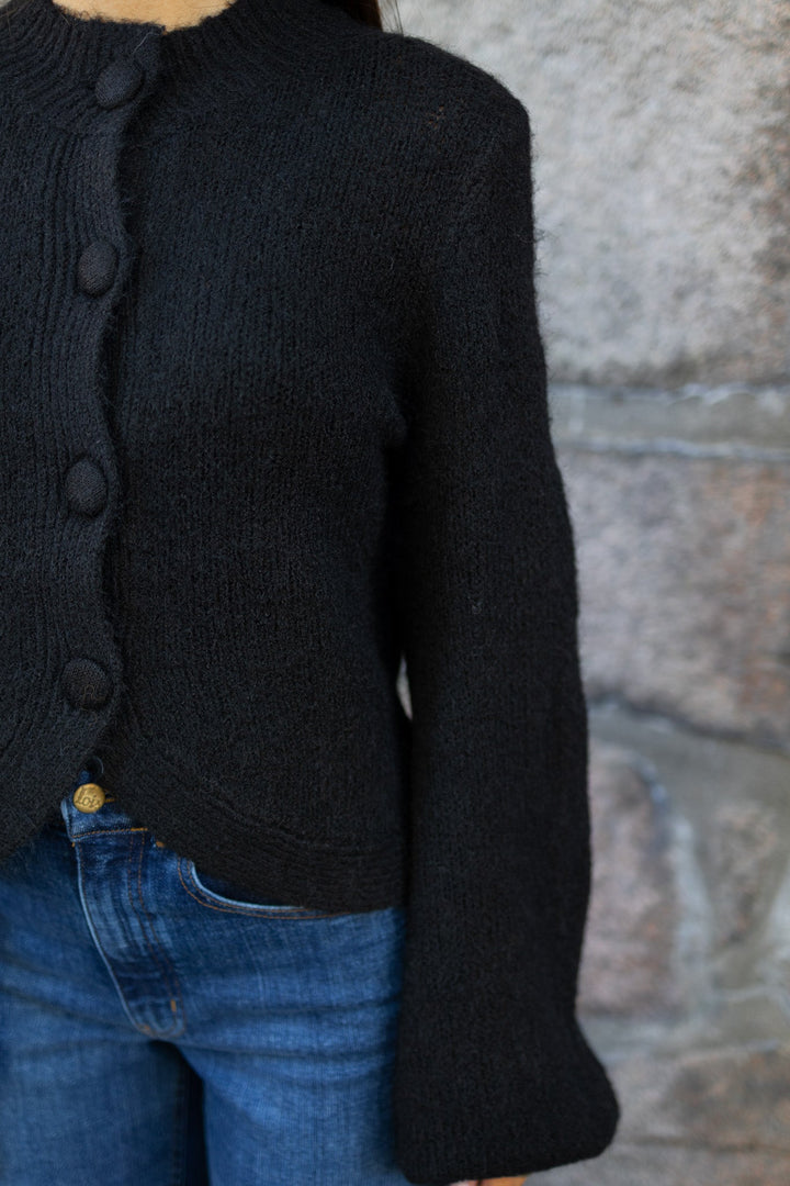 Gio Fluffy Knit Cardigan Black | Genser | Smuk