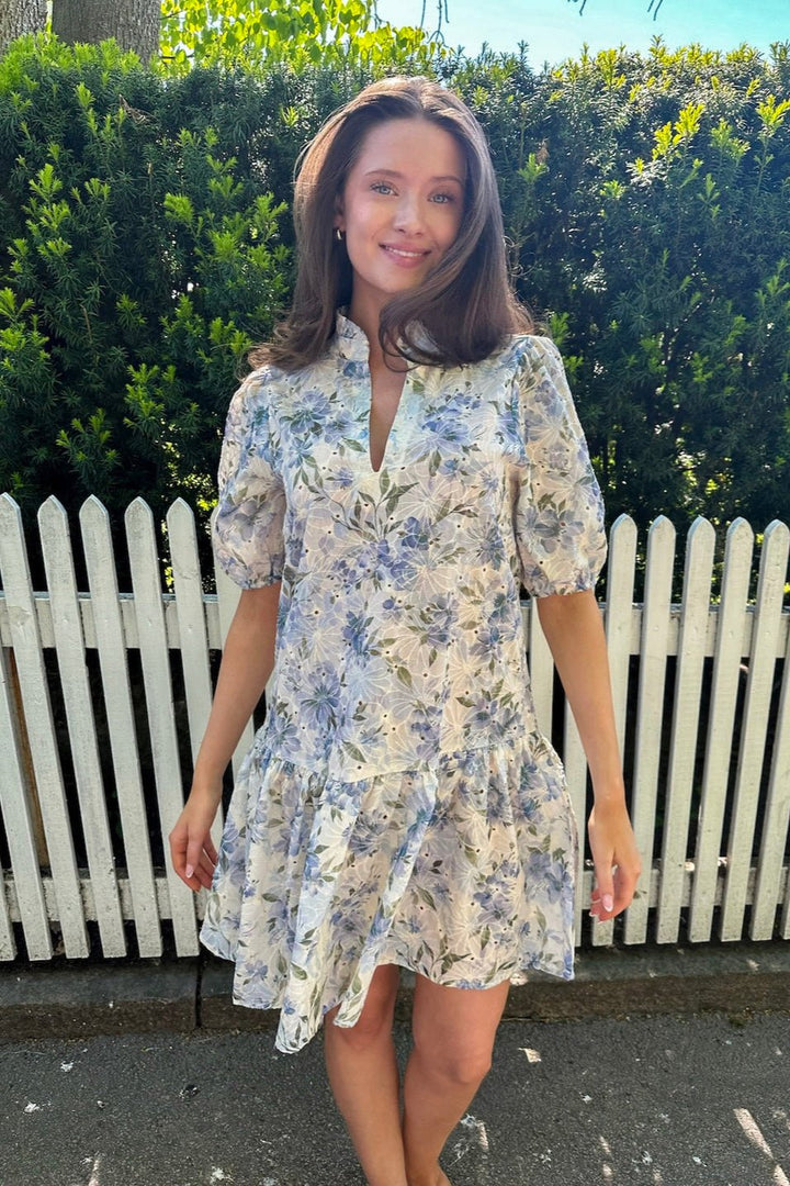 Grete S/S Dress White/Blue | Kjoler | Smuk - Dameklær på nett