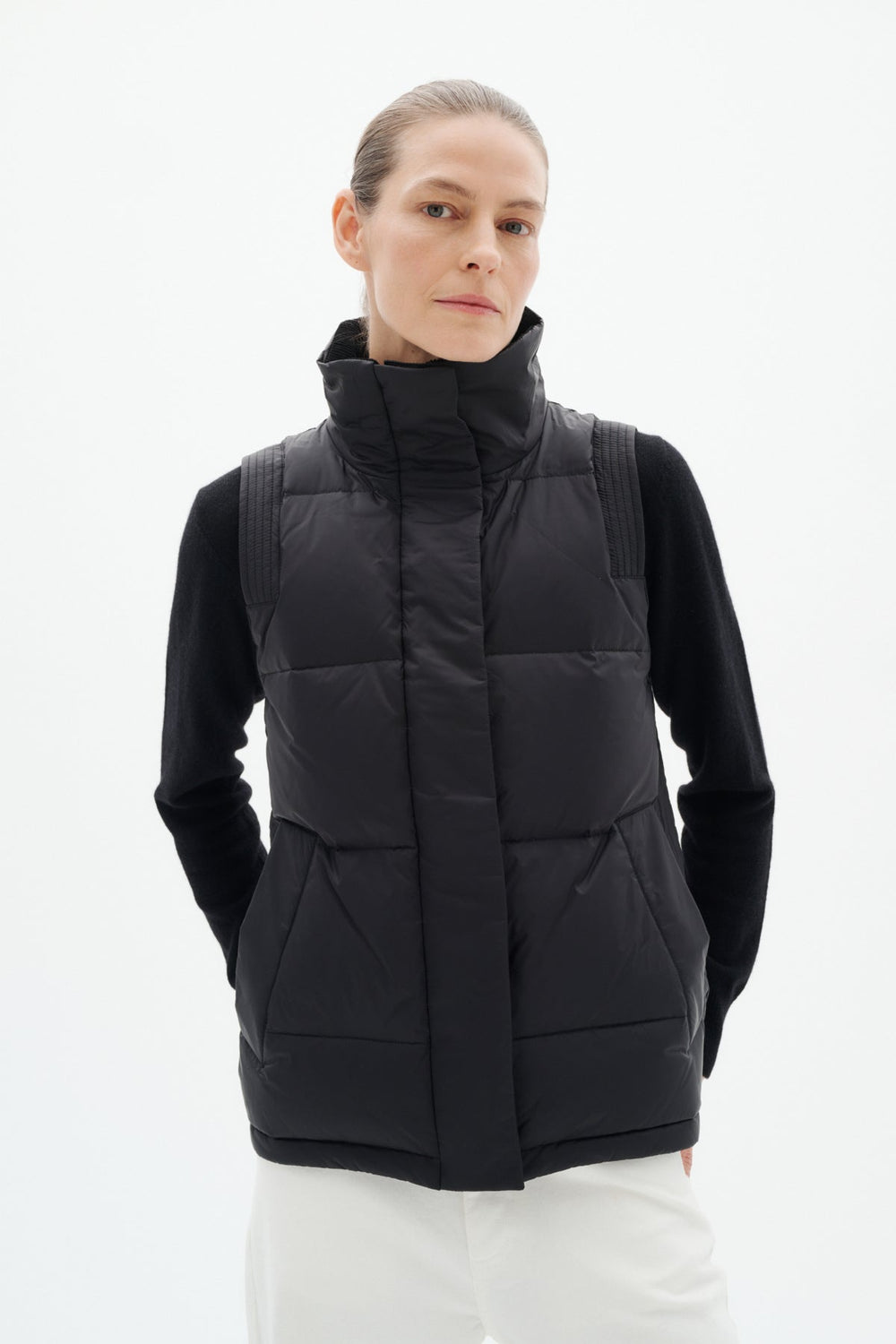 Halifaxiw Waistcoat Down Black | Yttertøy | Smuk