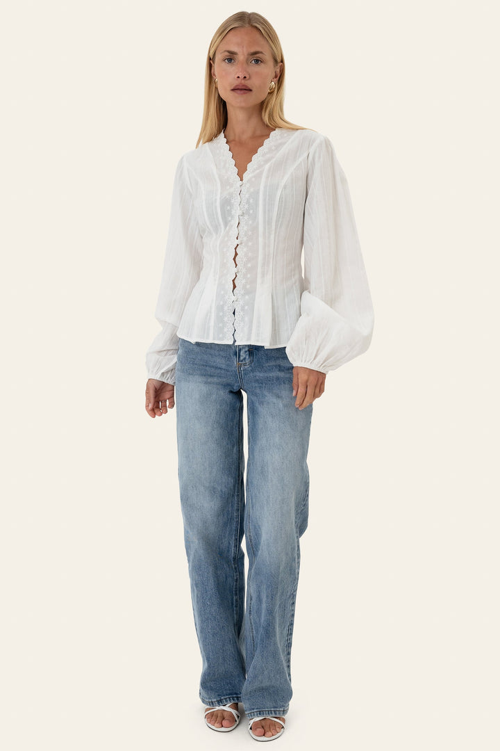Hazel Shirt White Embroidery | Skjorter og bluser | Smuk