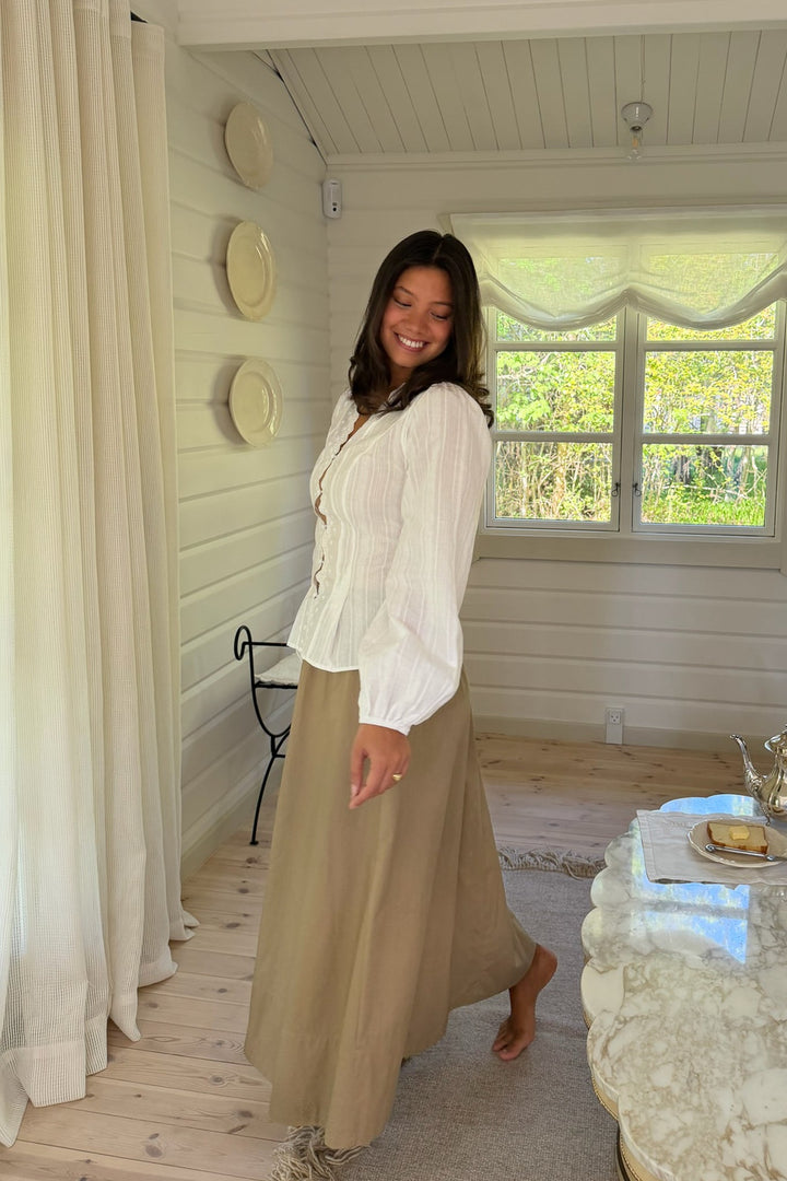 Hazel Shirt White Embroidery | Skjorter og bluser | Smuk