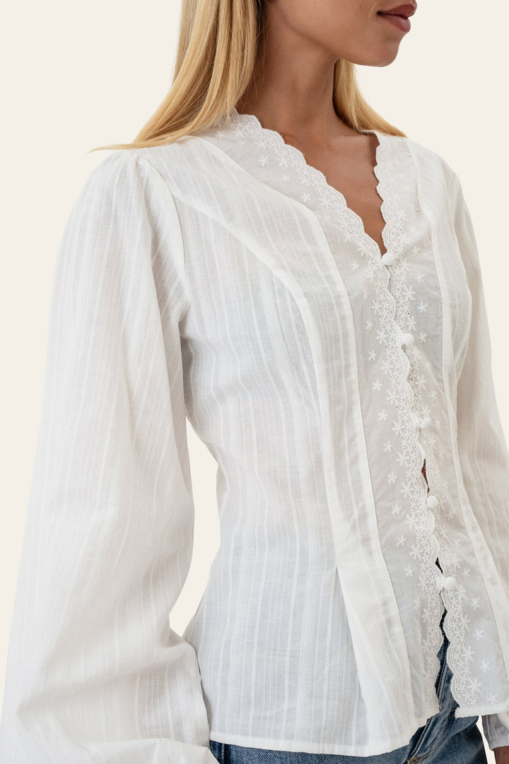 Hazel Shirt White Embroidery | Skjorter og bluser | Smuk
