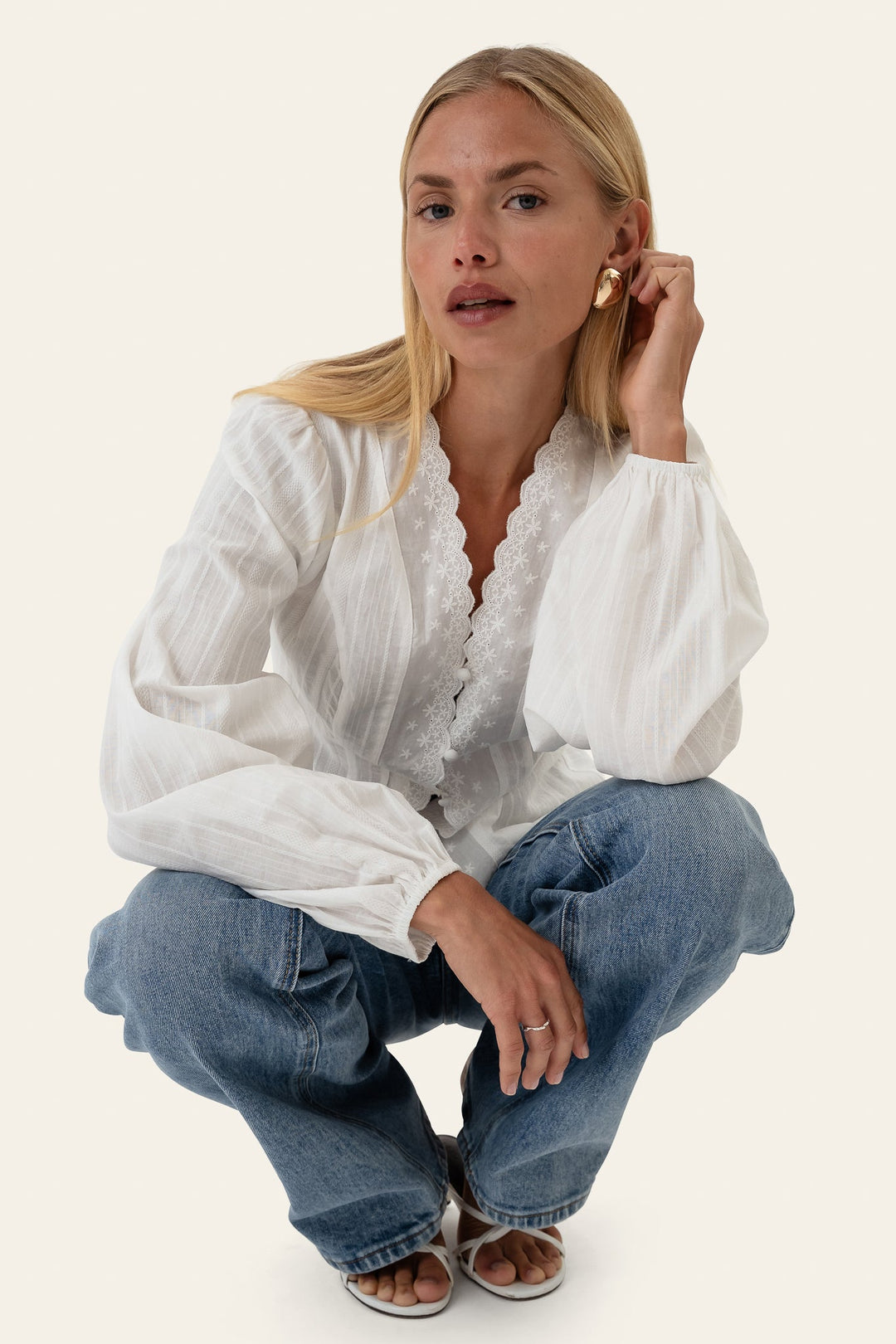 Hazel Shirt White Embroidery | Skjorter og bluser | Smuk