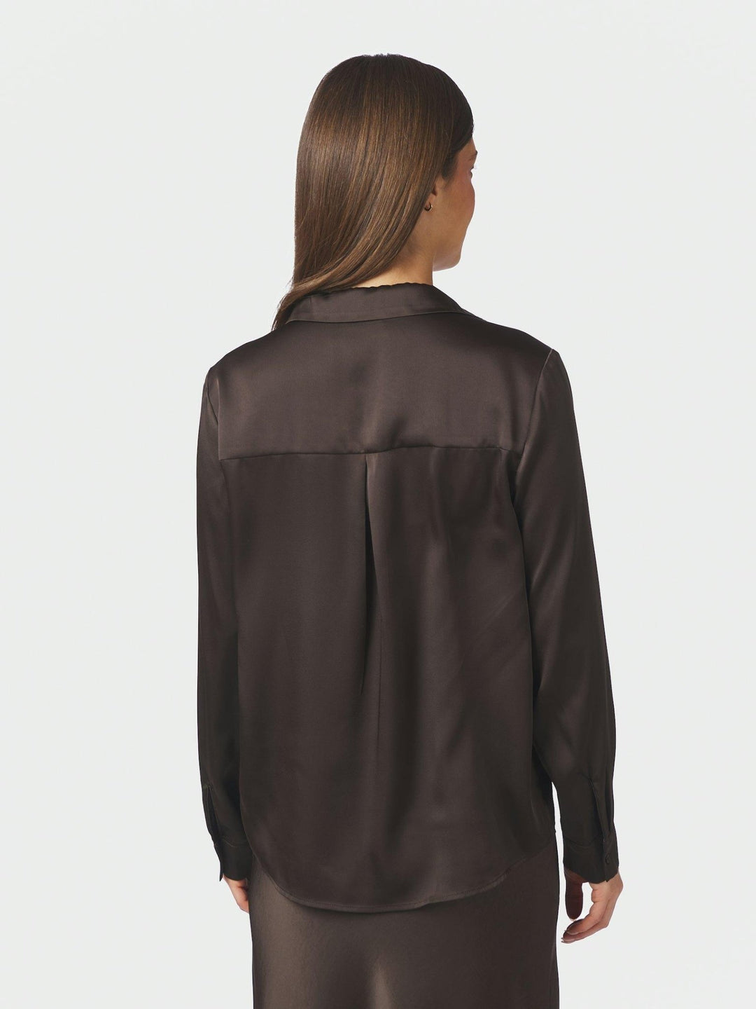 Hazelle Drapy Satin Shirt Dark Brown | Skjorter og bluser | Smuk