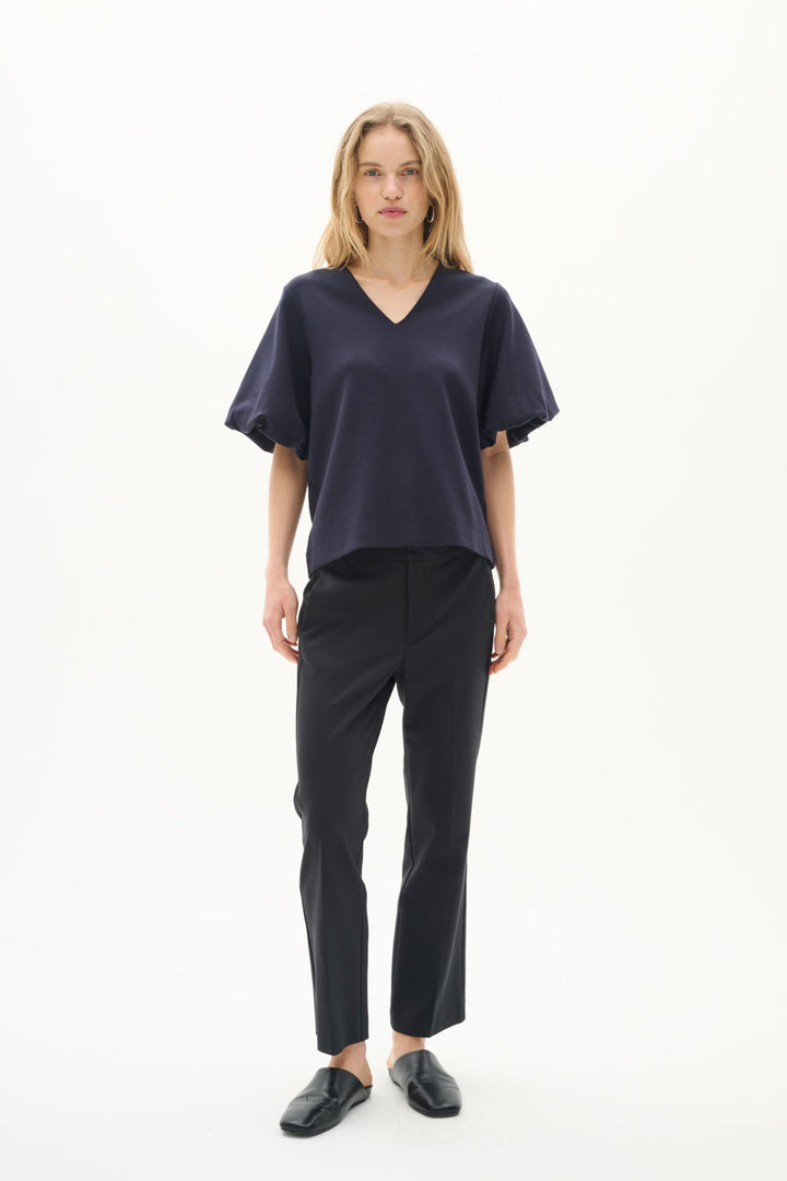 Henniehiw Vincent Balloon Tshirt Marine Blue | Topper | Smuk - Dameklær på nett