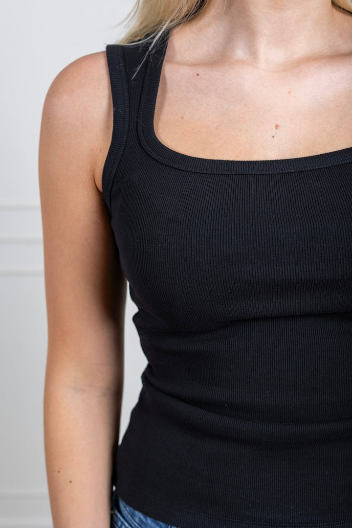 Hera Singlet Black | Topper | Smuk - Dameklær på nett