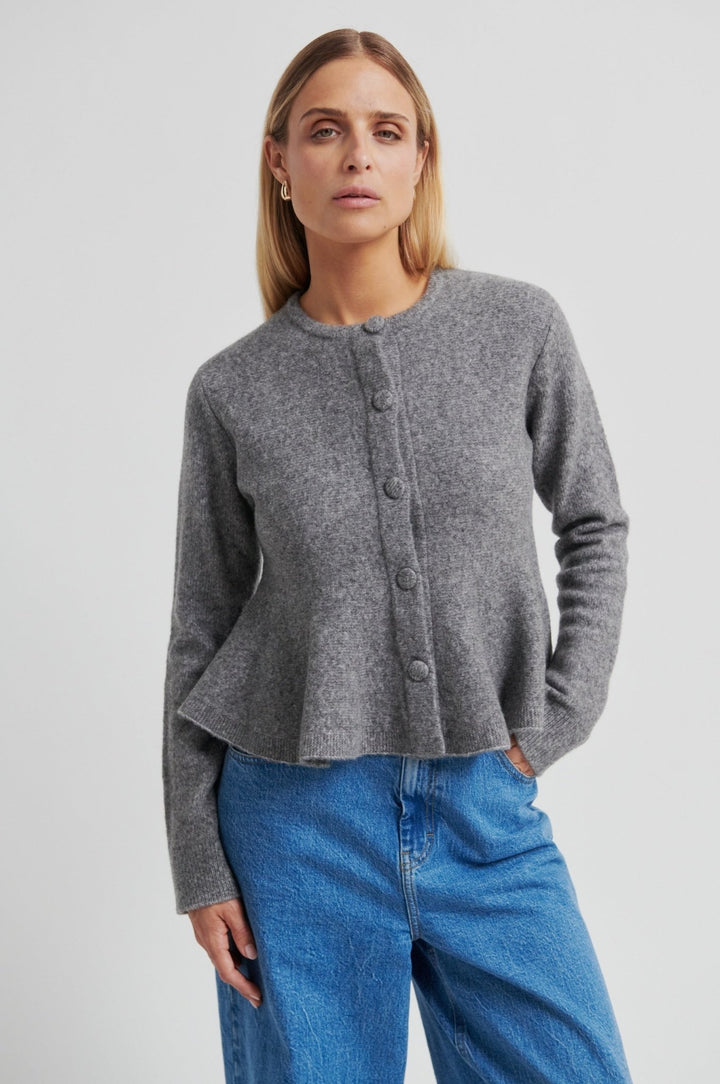Hiva Peplum Knit Cardigan Mid Grey Melange | Genser | Smuk