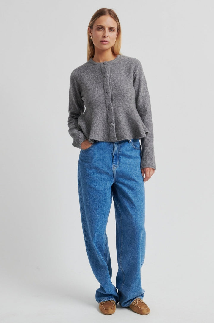 Hiva Peplum Knit Cardigan Mid Grey Melange | Genser | Smuk