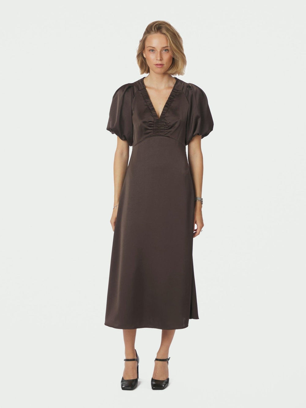 Illana Heavy Sateen Dress Dark Brown | Kjoler | Smuk - Dameklær på nett